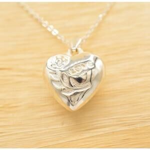 Vintage Puffy Heart Necklace Pendant Etched Heart LOVE Valentine Silver Bin1D